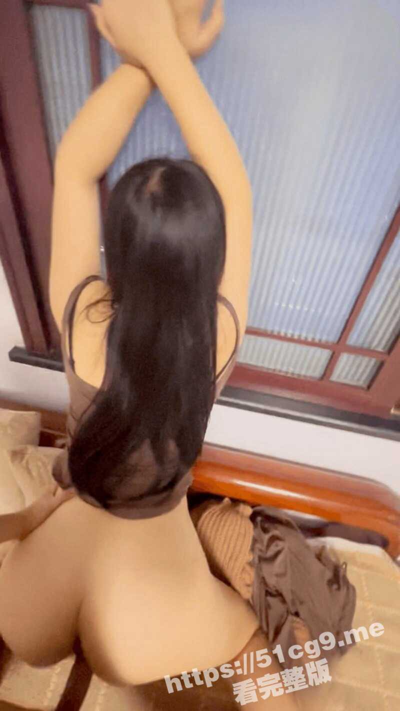 姐弟乱伦 身材高挑的漂亮姐姐 正打游戏被弟弟摁住头为其口爆 无套插入 快点妈妈快回来了 - 51吃瓜网-51吃瓜网