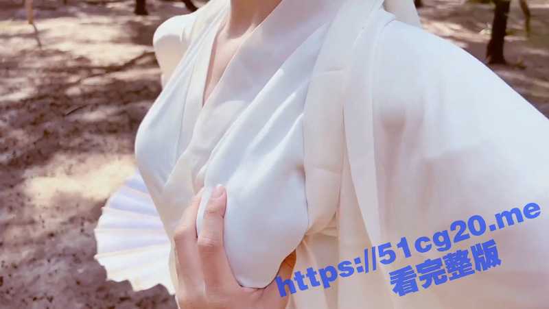 极品清纯汉服小姐姐户外拍摄写真 被摄影师pua拿下 好逼都让狗操了! - 51吃瓜网-51吃瓜网