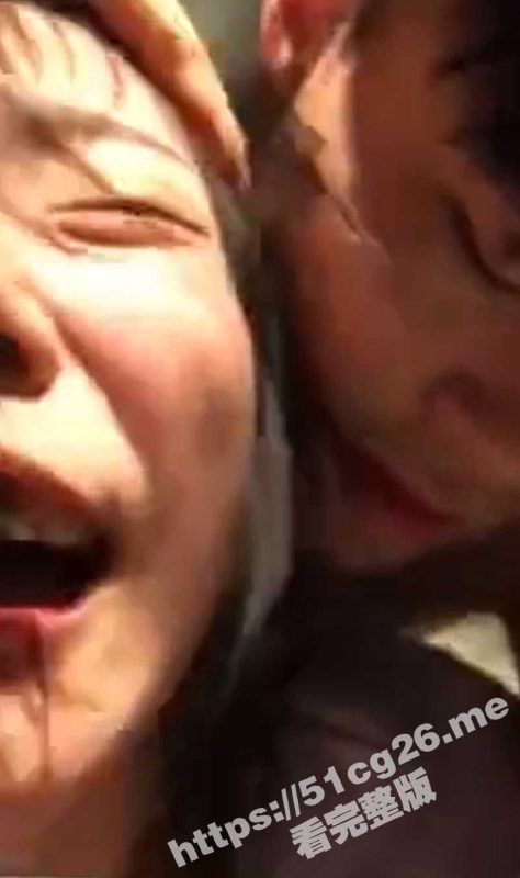 酒吧厕所强上醉酒妹子 妹子被操得大声哭喊救命 叫得越大声被操得越猛 真刺激！-51吃瓜网