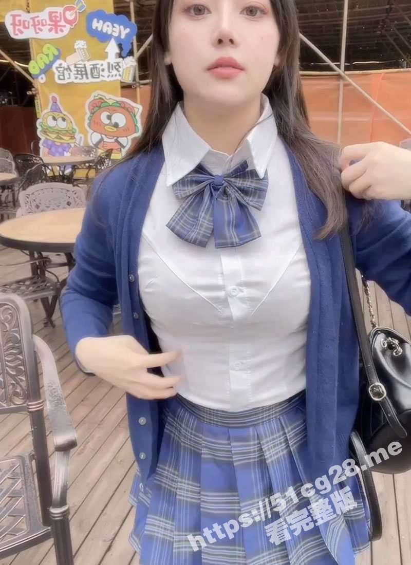 秀人网高颜值嫩模 豆瓣酱 在餐厅内骚逼塞跳蛋遥控振动 户外露出 车内被玩逼漏点车震 超有看点 - 51吃瓜网-51吃瓜网