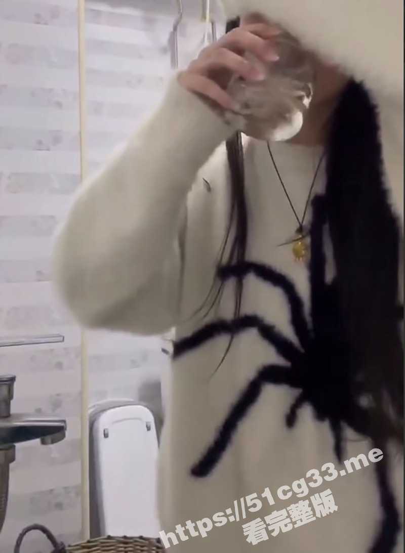 潮汕骚鸡女主播打pk输了 拔阴毛 滴蜡 胸夹生鸡蛋 各种骚操作太会玩了！ - 51吃瓜网-51吃瓜网