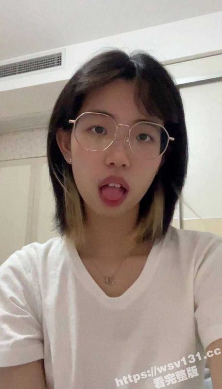 长沙极品反差婊 张玉苧 被男友拴着狗链就开操 超棒的极品母狗 后入美臀爽歪歪！-51吃瓜网