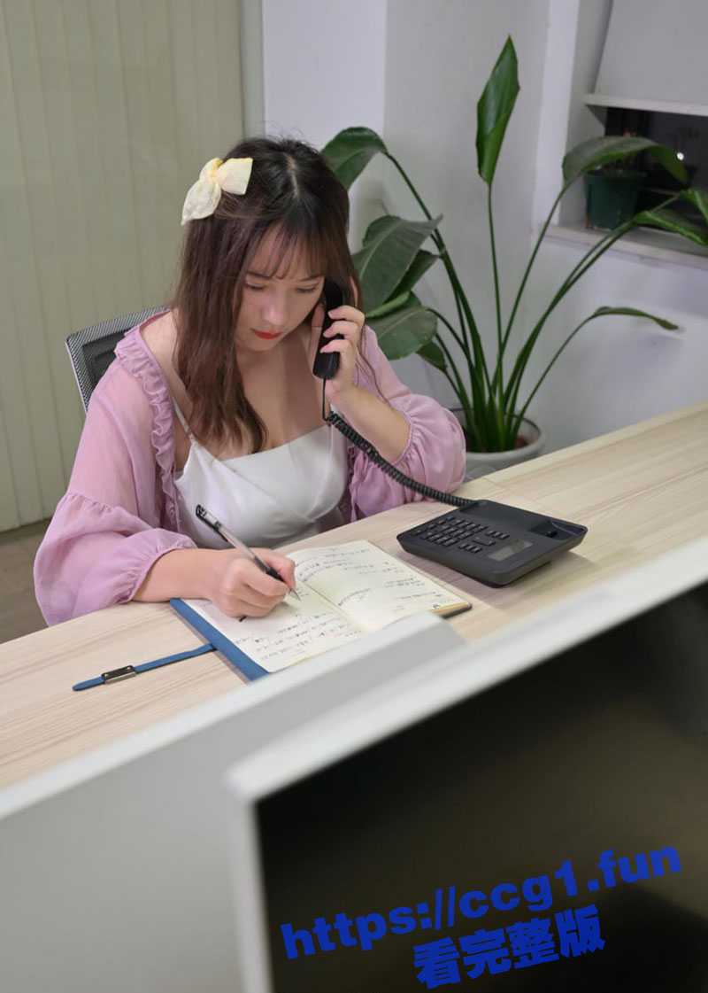 童颜巨乳的顶级嫩模 小唯 先拍摄私房照 然后与摄影师啪啪 鲜嫩可口 无套爆操! - 51吃瓜网-51吃瓜网