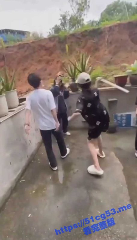 福建莆田仙游县龙华二中 一群高中生霸凌殴打女同学 被逼下跪求饶 网传施暴者已抓获-51吃瓜网