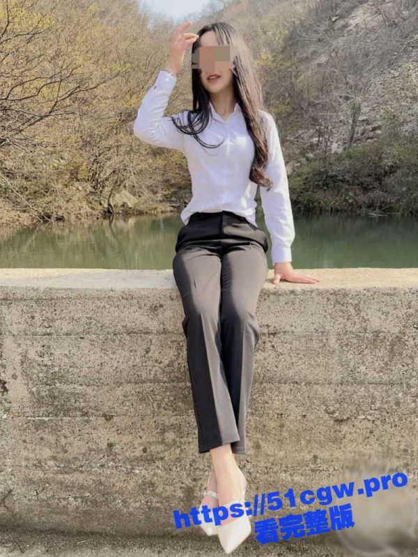 海角大神 会喷水的亲姐姐 日料餐厅里就把老姐按在桌上操 再到酒店颜射吞精！-51吃瓜网