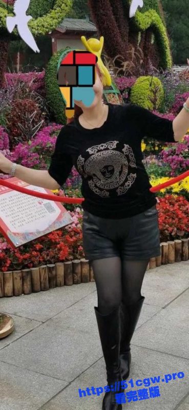 海角大神约操76年 熟女人妻 贺春燕 舔逼扣逼调情满满 熟女的韵味是不一样！-51吃瓜网