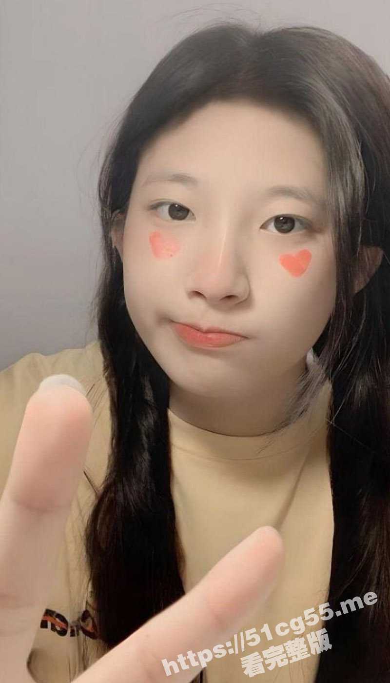 江西艺术学院颜值学姐为了金钱给金主发自慰视频 镜头前全裸舞动后坐在地上手指扣穴 表情看起来很不情愿 - 51吃瓜网-51吃瓜网