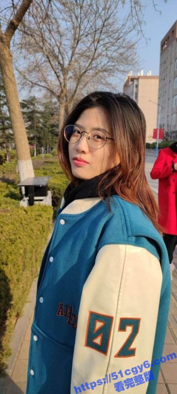 山东财经大学学姐 何丽颖 性爱视频被绿帽男友在换妻群炫耀流出 情趣黑丝反差十足！-51吃瓜网