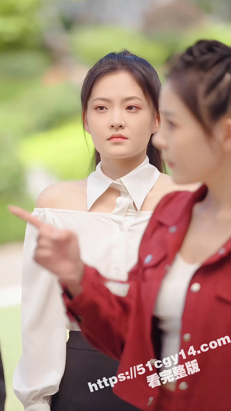 每日短剧《极品保镖之神域龙尊》神域龙尊谢云为了履行父亲的承诺 保护龙笑十年安全! - 51吃瓜网-51吃瓜网