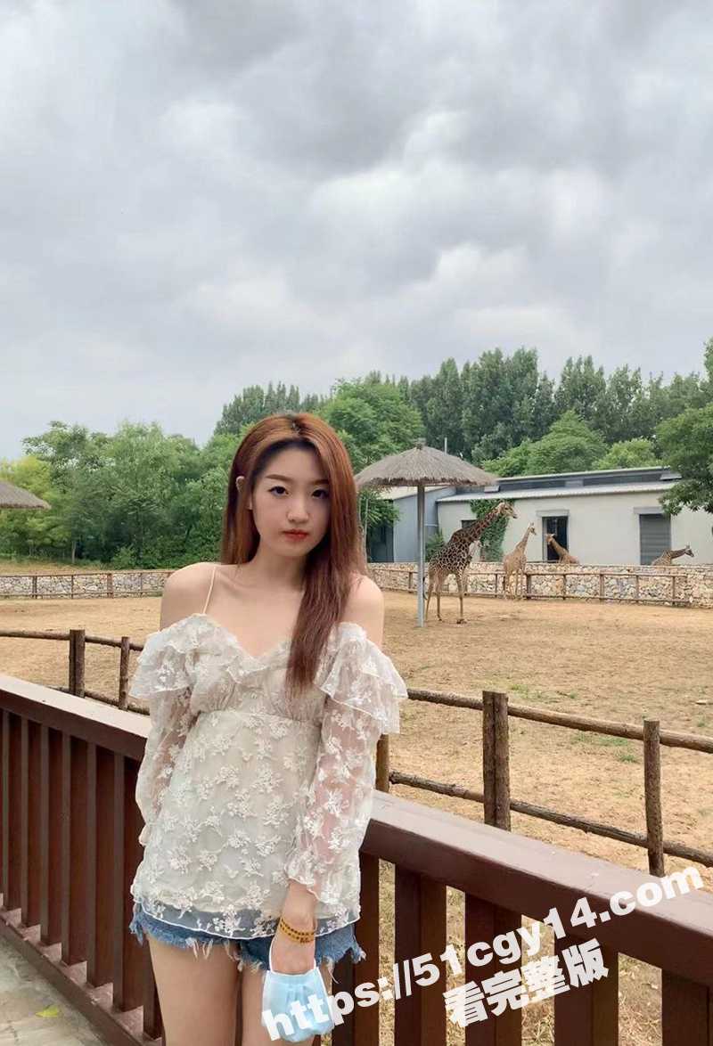 这样的蜜桃女友你想要吗？极品小护士与男友做爱竟被渣男偷拍曝光 这大屁股后入起来真带劲！ - 51吃瓜网-51吃瓜网