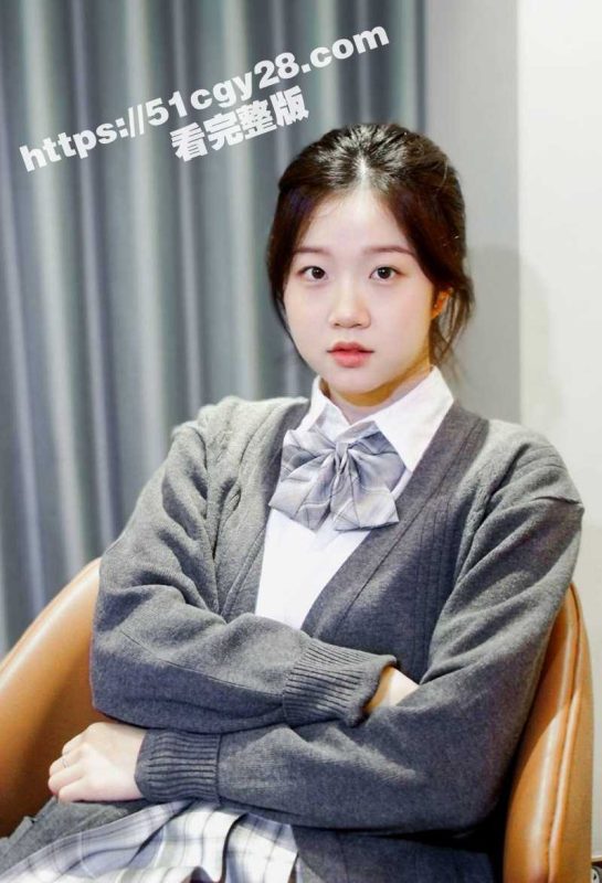 清纯女友变风骚母狗 SM调教视频被男友曝光 撅着翘臀被鞭打抠穴 足交骑乘淫骚舔肛！-51吃瓜网