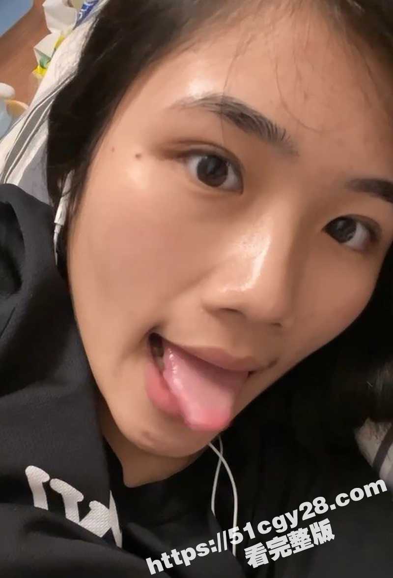 大二学姐 陈秀媛 IG聊骚被曝 露脸揉奶视频流出 骚话不断 竟在寝室床上自拍露穴淫照！ - 51吃瓜网-51吃瓜网