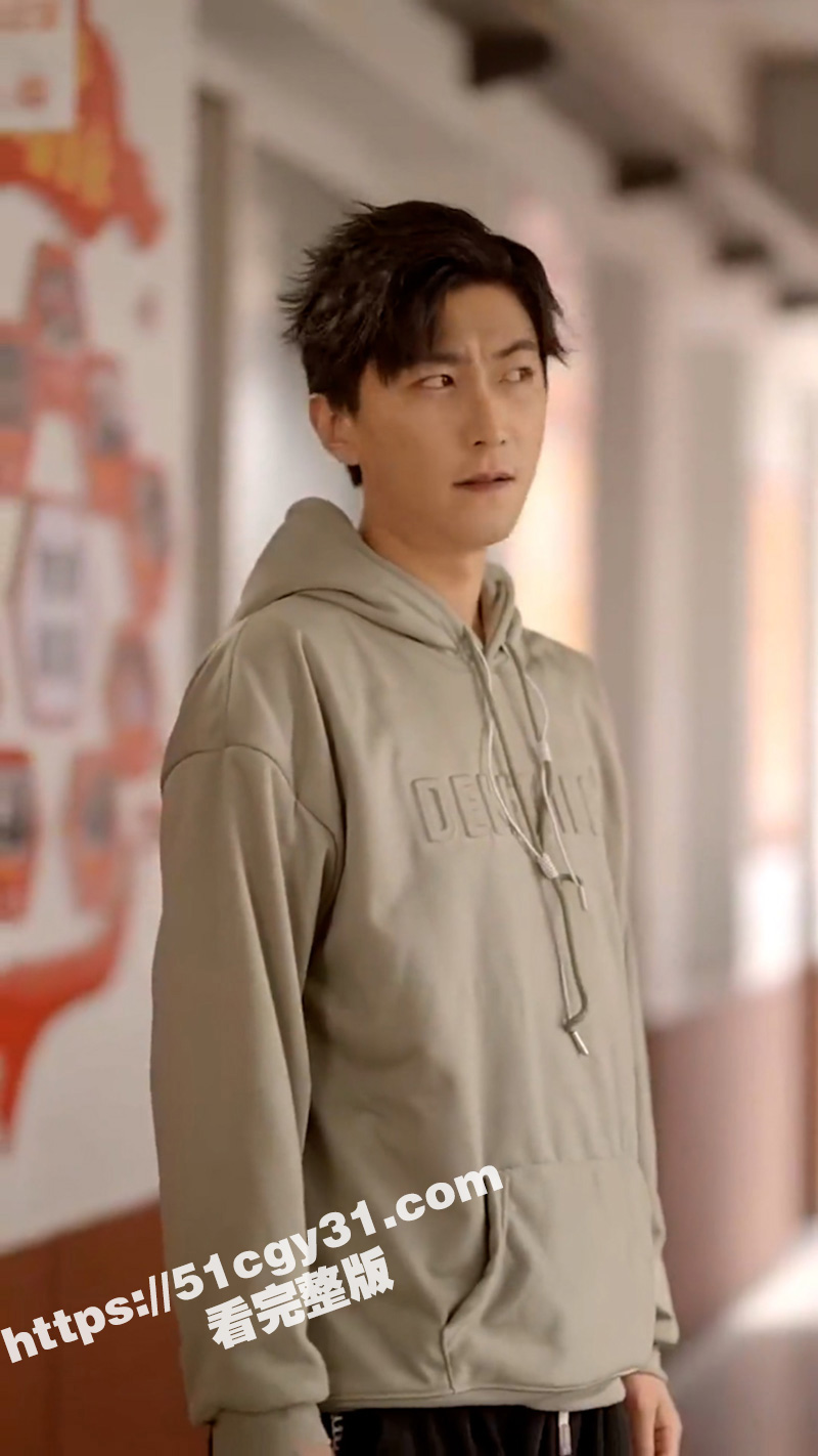 每日短剧《这个老爹有点野》性格独特的父亲打破传统观念 展现出非凡的个性与幽默感！ - 51吃瓜网-51吃瓜网