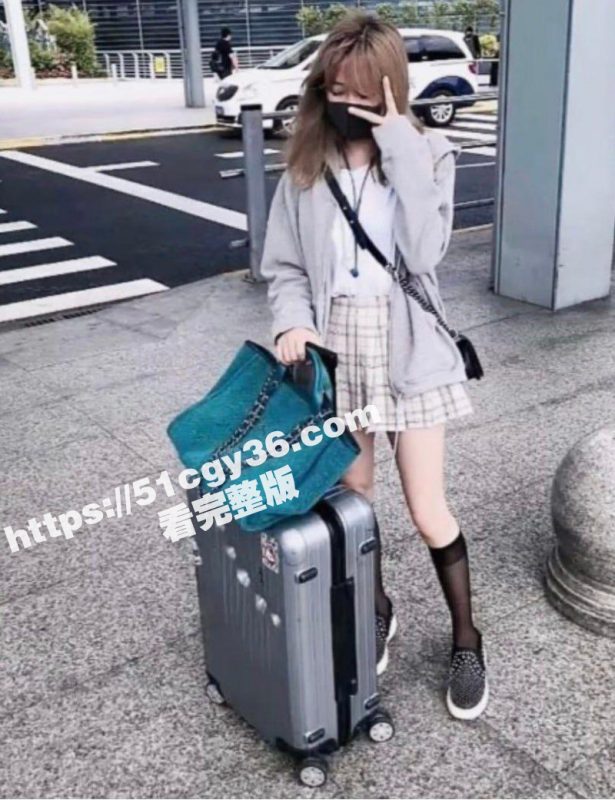 00后金发美少女痴迷网恋 奔现后竟被下药迷奸 按头深喉后入暴操 模样犹如泄欲工具!-51吃瓜网