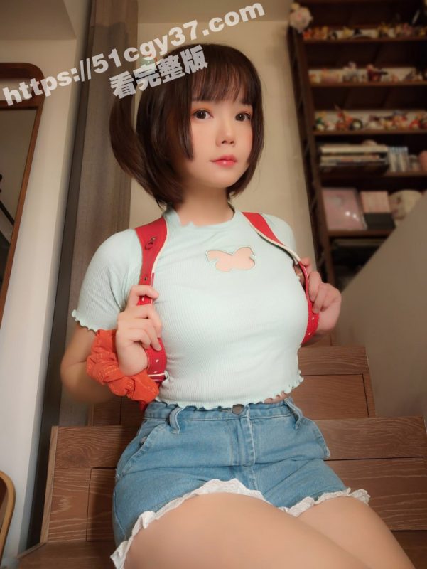 日本萝莉福利姬 Nikumikyo 化身短发清纯学妹门口站立自慰 淫水拉丝绵密！-51吃瓜网