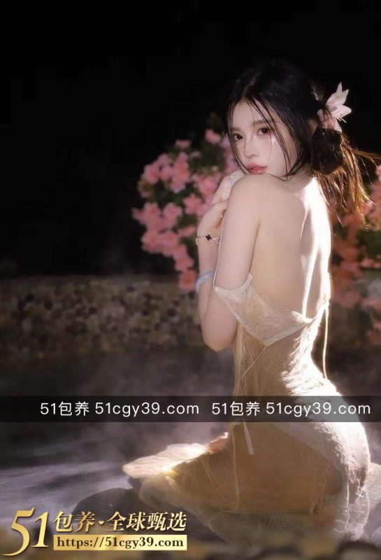 51包养 高端外围 | W1NJ061511 南京绝美容颜自媒体博主 冷白皮天鹅颈漫画腿 质量保真 假一罚十-51吃瓜网