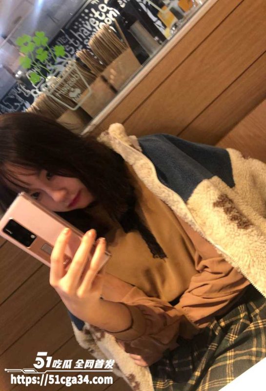 河南平顶山学生妹 笑笑 性爱视频被闺蜜曝出 清纯少女竟被男同学后入爆操 露脸舔屌超级反差！-51吃瓜网