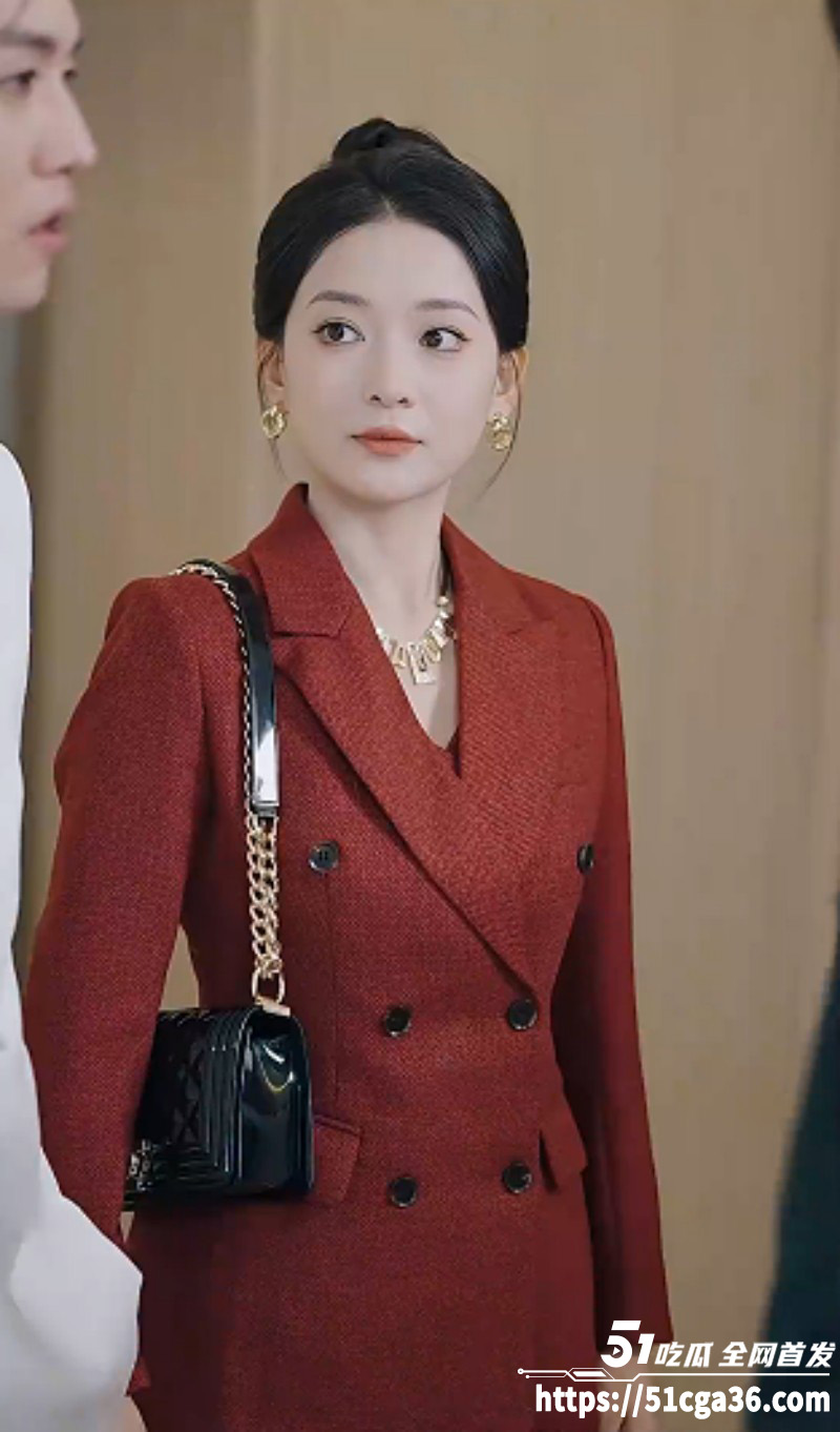 擦边短剧《恶犬》高材生美女为父母报仇 担任仇家公司总裁 不料富家少爷对其百般刁难！ - 51吃瓜网-51吃瓜网