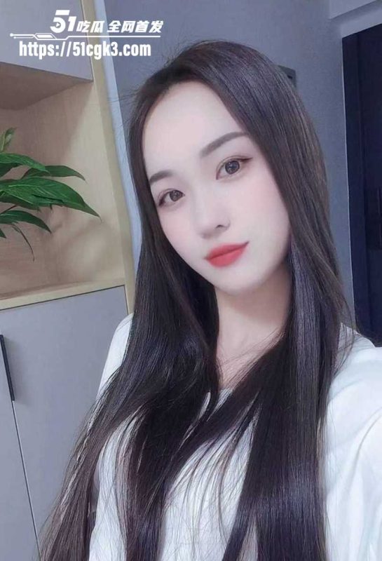 杭州美艳少妇下海被嫖视频流出 肤白貌美口技了得 多次出轨卖逼捞金 车震口交玩骑乘 骚劲十足！-51吃瓜网