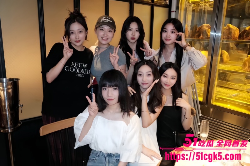 河南洛阳00后高颜值美女 与男友做爱私密视频泄露 美乳骚母狗深喉口交 主动骑乘表情呻吟无比销魂! - 51吃瓜网-51吃瓜网