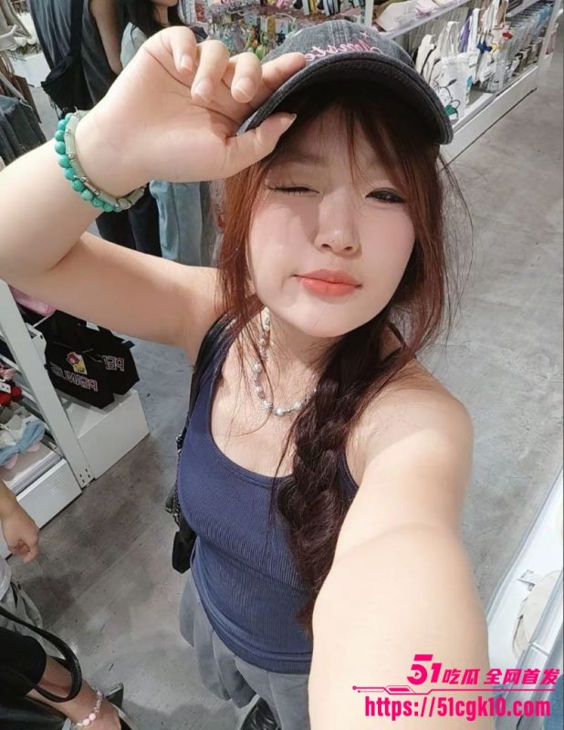 浙江绍兴00后嫩妹不雅视频流出 性感身材曲线傲人 自慰拍骚照给男友 尺度惊人！-51吃瓜网