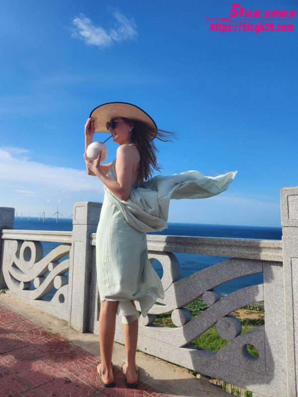 大神调教极品人妻 情情趣内衣紧裹翘臀 豪乳傲然骚穴粉嫩 无套后入失禁狂喷！-51吃瓜网