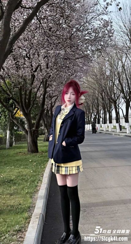 苏州大学精神小妹 赵艺涵 为了满足男友独特癖好 被肆意摆弄各种姿势玩弄 疯狂爆操浪叫不停！-51吃瓜网