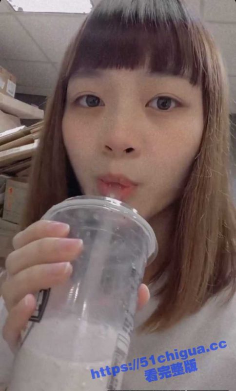 台湾情侣分手后各种啪啪自录视频被前男友全部曝光泄密！如此可爱的邻家妹妹床上却是个被调教的母狗！-51吃瓜网