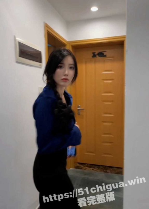 学生家长在女卫生间堵住女教师 直接推进去撕开女教师衣服野蛮 口爆强奸 女教师从反抗到屈服-51吃瓜网