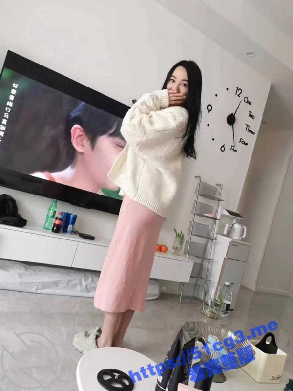 海角社区泡良大神 最新调教开发极品反差婊 白虎美女邻居第一次草屁眼 罕见露脸拍摄！-51吃瓜网