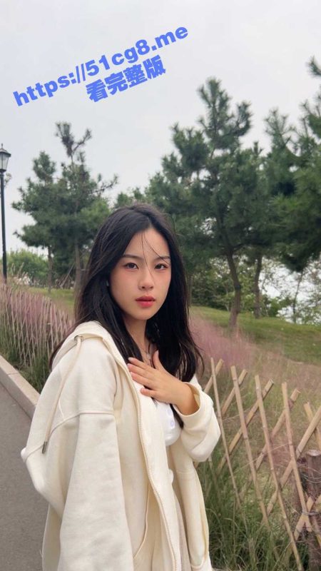 长沙师范大学 郭亿潇 和男友啪啪视频流出！清纯小女友舔蛋口交 抬腿爆操 呻吟的同时还抬头看！-51吃瓜网