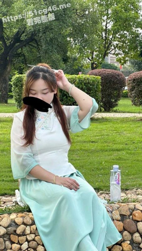 独家爆料！辽宁白嫩丰乳美臀骚妻 在家给老公口交波推 撕开裤子被插到淫水泛滥 裤子都湿透了！-51吃瓜网