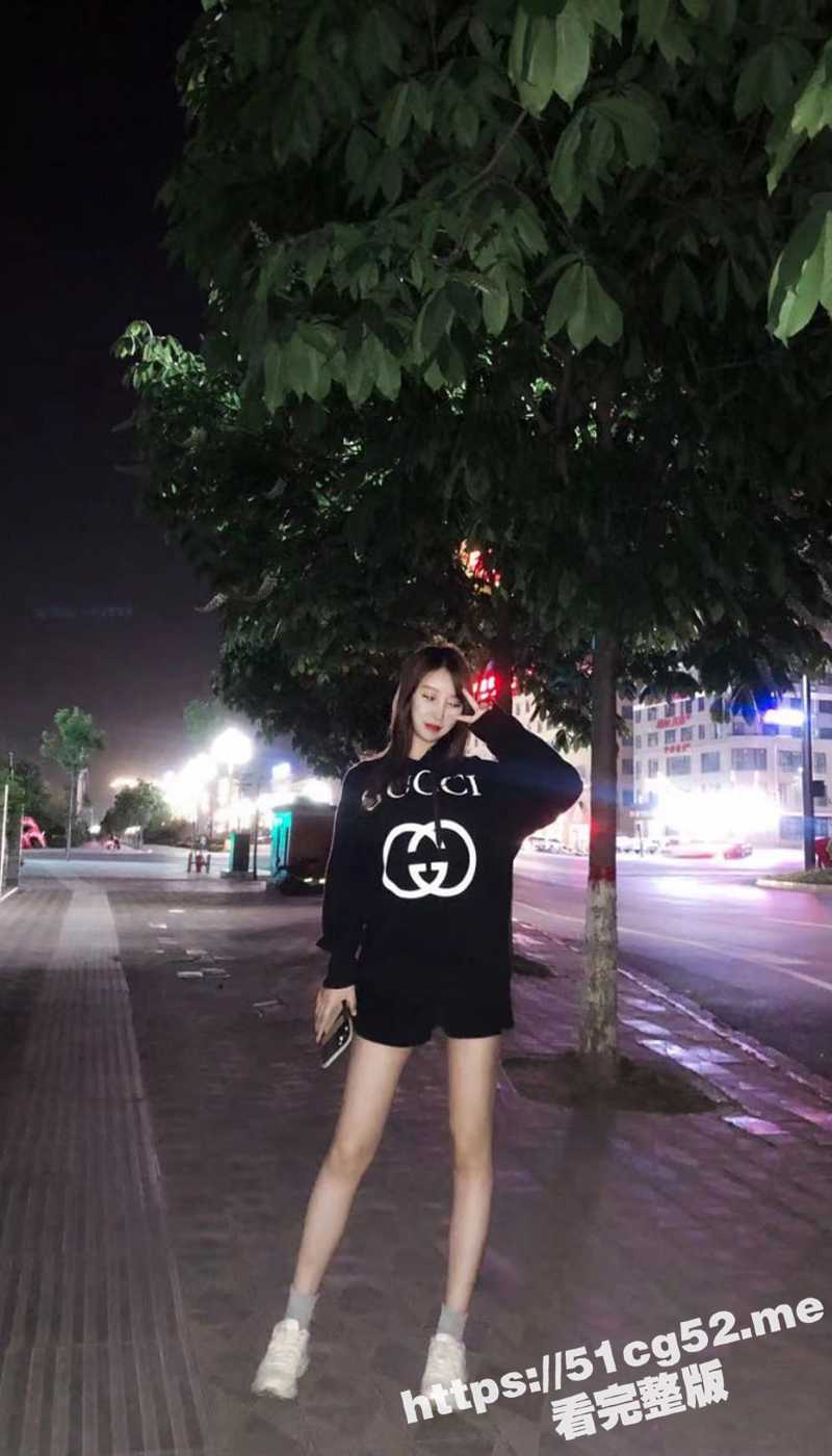 反差女嫩模被包养 身穿情趣内衣被爆操 呻吟声动听 骚话不停 对着镜子操 最后大喊不要不要! - 51吃瓜网-51吃瓜网