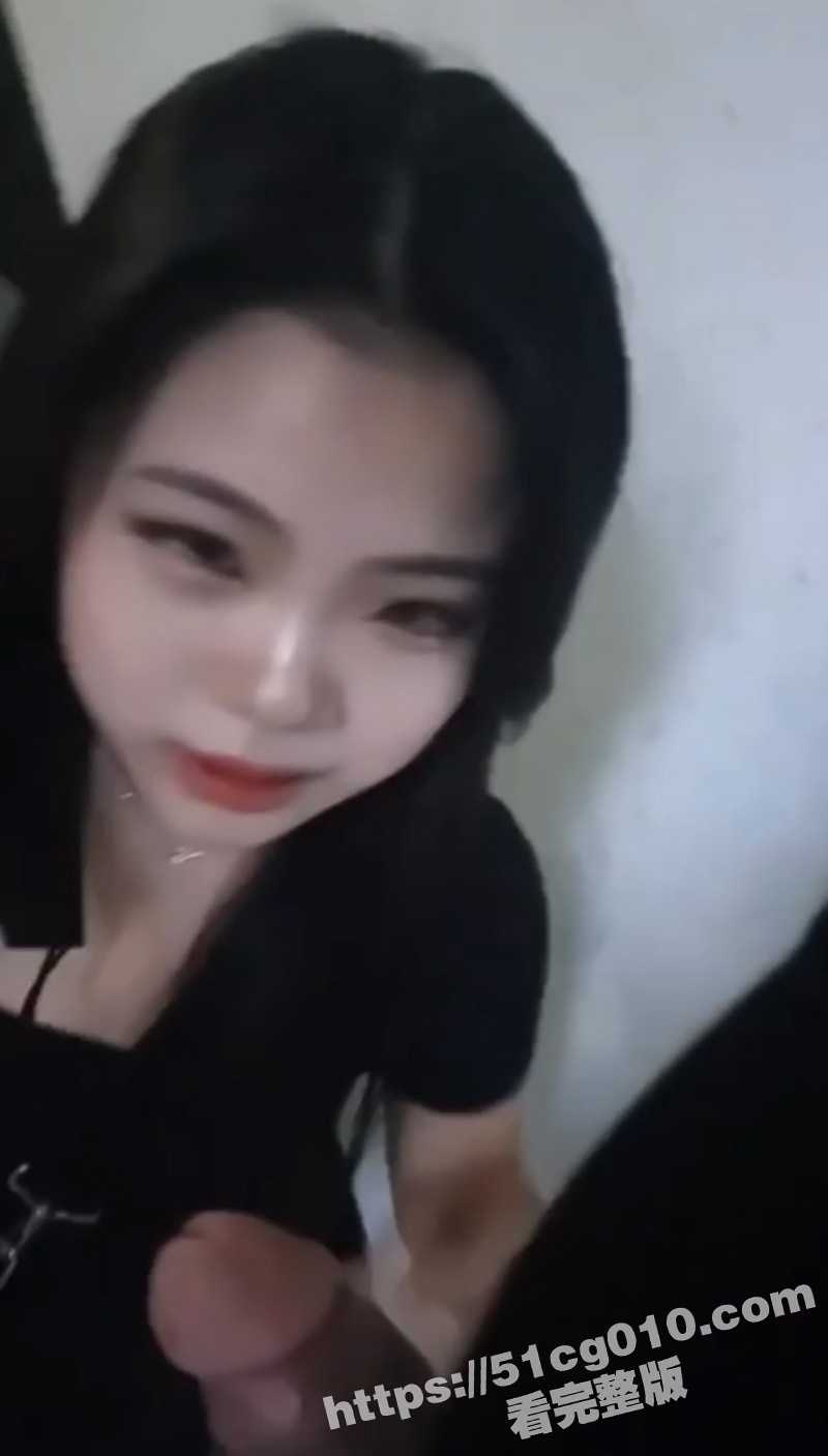 韩国包臀裙性感美女 为了一点钱在楼道里 给猥琐大叔口交打飞机 最后被射满嘴巴 韩国妹这身材是真的棒啊 - 51吃瓜网-51吃瓜网