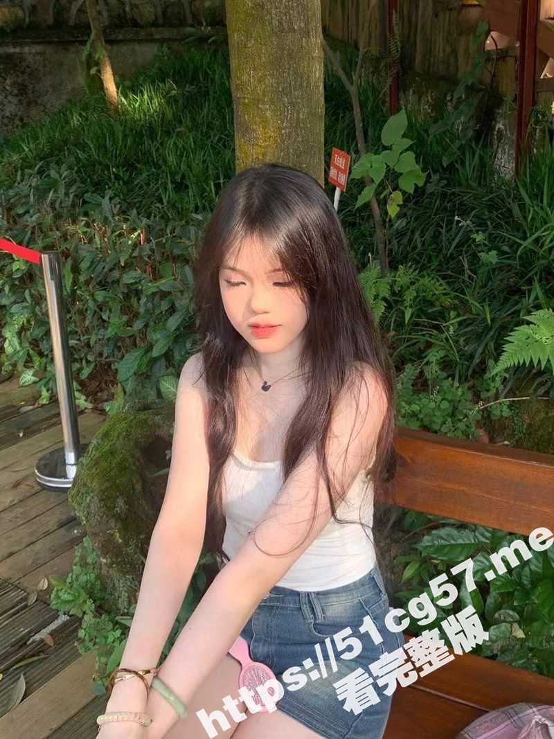 四川师范大学清纯学生妹 王梦佳 超级粉嫩的妹子 逼毛都还没长齐 酒吧认识当晚带回酒店连干四次 骚逼都被干肿了 - 51吃瓜网-51吃瓜网