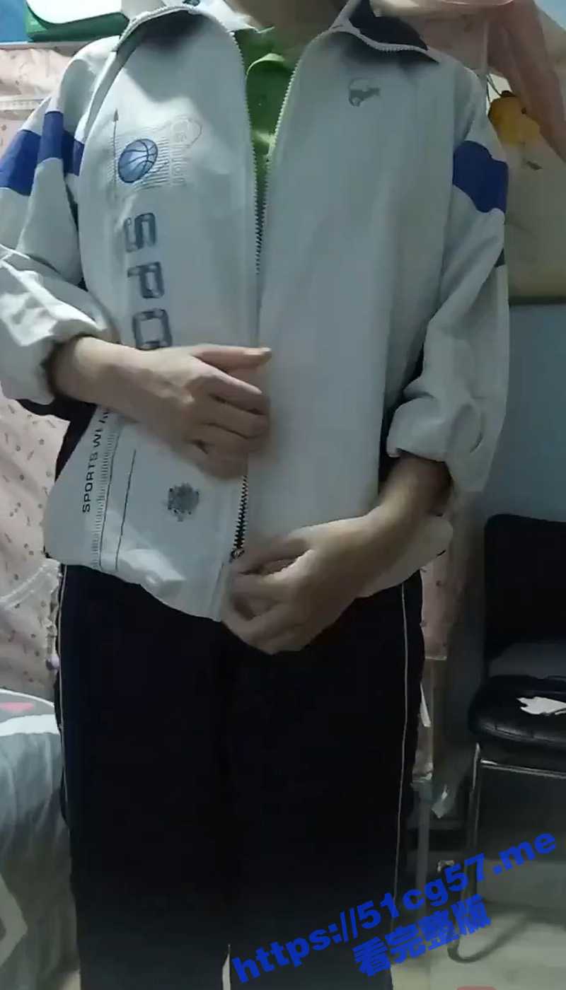 江苏高三妹妹一天不做爱就难受 自拍裸体视频给哥哥看 朴素的高中校服下是早已是成熟了的诱人肉体 - 51吃瓜网-51吃瓜网