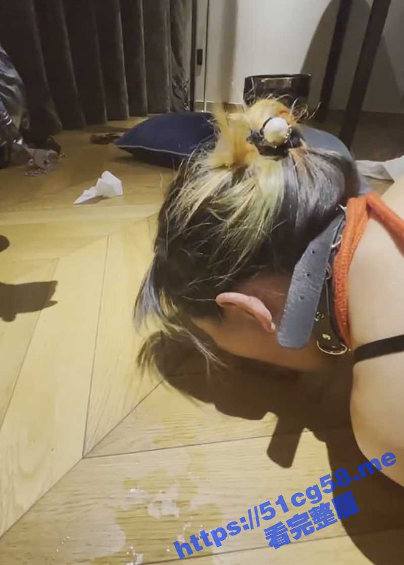 重口预警 禁忌百合 性感女王调教女m捆绑道具一应俱全 现场拉屎、尿尿赏赐给女奴吃！ - 51吃瓜网-51吃瓜网