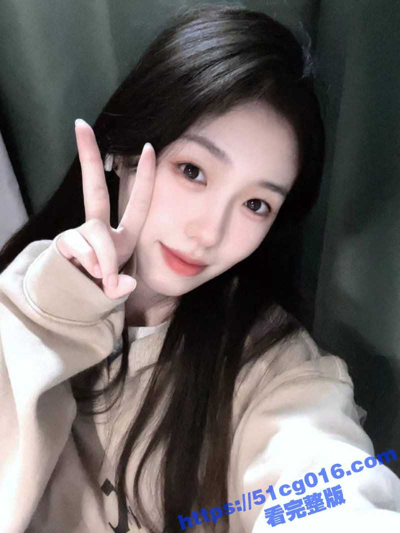 极品颜值的护士妹妹上厕所尿尿被偷拍泄密到网上 颜值和身材确实不赖 关键毛真多啊 - 51吃瓜网-51吃瓜网