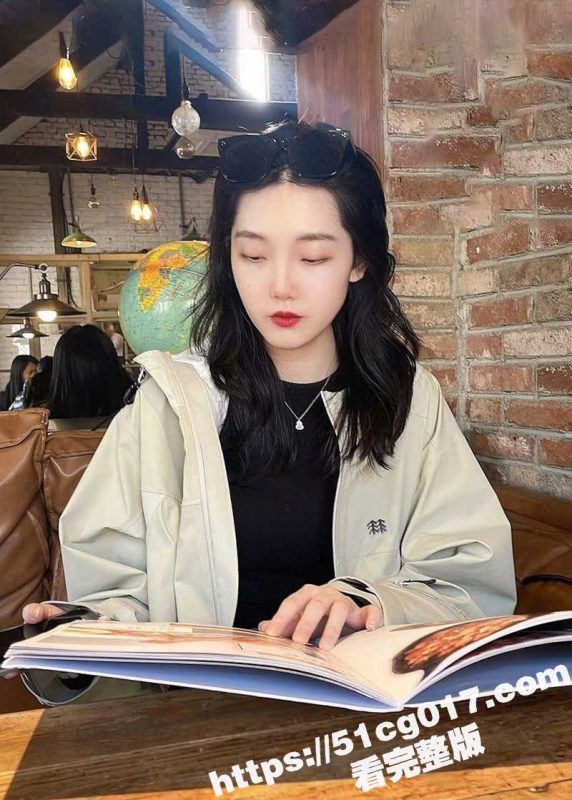 辽宁大学药学院本科生 王妍颐 反差婊背着男友出轨学弟 开房开门做爱 差点被发现!-51吃瓜网