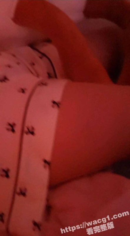 海角大神合租朋友妻巅峰巨作！浓浓的精液颜射合租朋友妻和骚妈满脸 犹如打桩机调教母女花-51吃瓜网