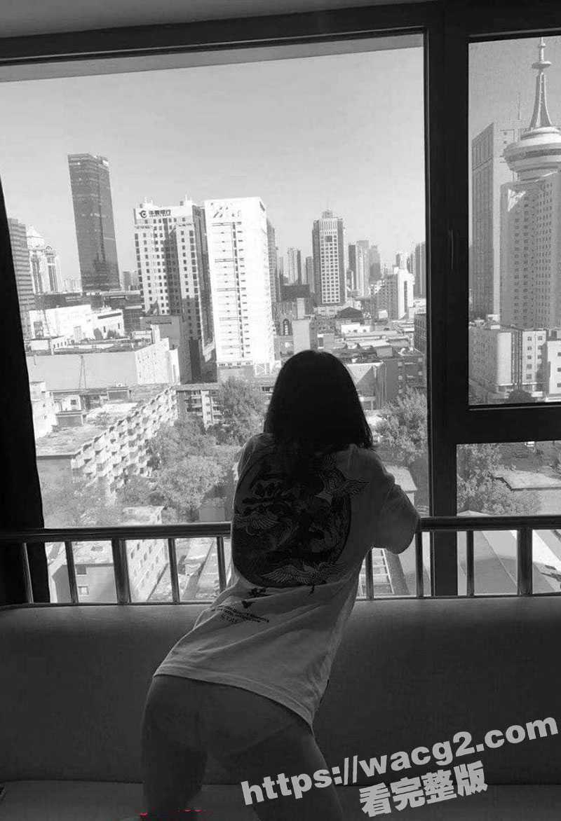 辽宁大连理工大学 关欣瑶 与男友做爱的私拍泄密流出！男友竟把脚塞她的嘴里 骚母狗也不嫌弃直接开始吮吸！ - 51吃瓜网-51吃瓜网