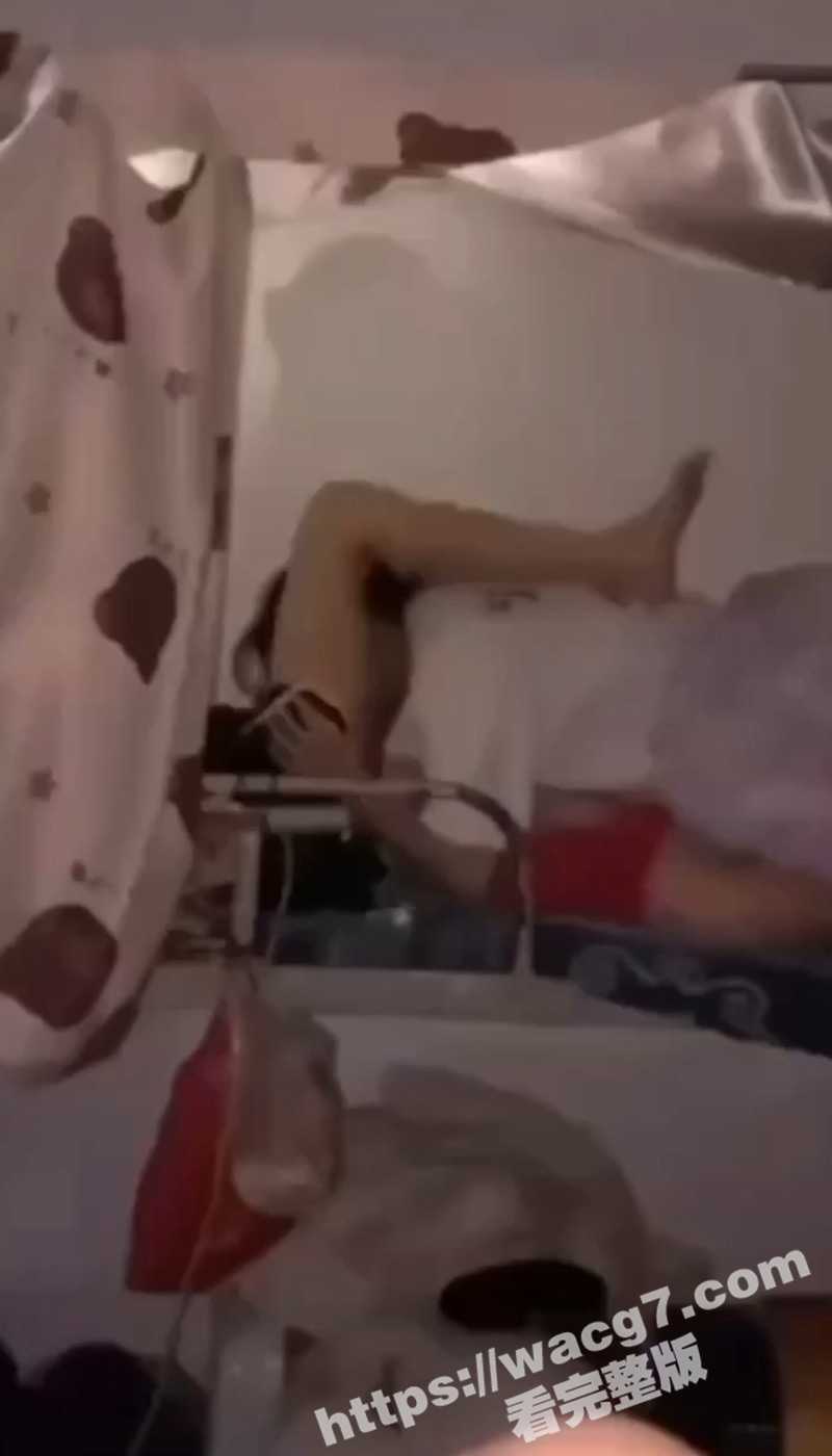 女生宿舍的秘密 职校学生妹 在宿舍互相舔逼被室友拍下全过程!这真刺激啊!学生妹的性瘾都这么大吗? - 51吃瓜网-51吃瓜网