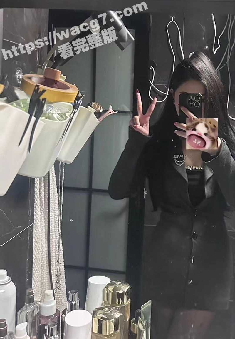 武汉高颜值酒吧女营销 为了订台业绩与客户约炮陪睡 还被客户在酒吧厕所内射! - 51吃瓜网-51吃瓜网