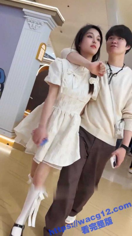 大神商场抄底 偷拍顶级极品学生妹 透明骚内极致性感 被猥琐男友偷偷扣逼 哥们都憋疯了吧-51吃瓜网