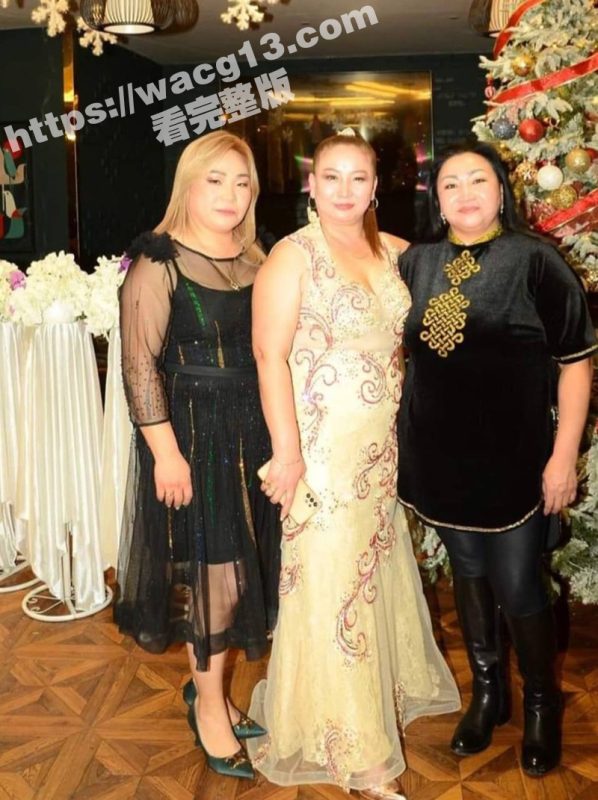 鄂尔多斯锦胜能源集团有限公司会计主管莫姐与员工私底下3p事件遭曝光 肉感十足的人妻怎么操都不够-51吃瓜网