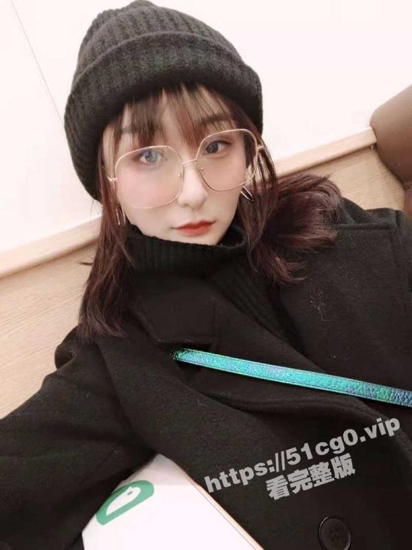 广东已婚人妻办公室文员 韦璇 在丈夫面前端着 只接受客户的调教 在客户目前就是个母狗！-51吃瓜网